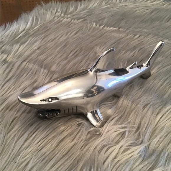 - SHARK Bottle Opener 🦈 - Picture 5 of 5